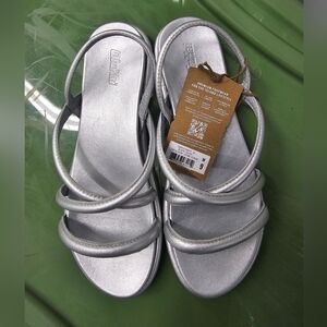 OluKai Tiare Strappy Sandals‎ Silver Women's Size: 9NWT